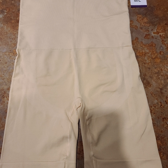 Empetua All Day Every Day High Waisted ShaperShort - Picture 3 of 12